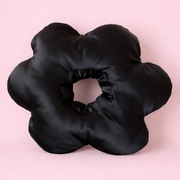 Poduszka do piercingu donut do przekłuwania uszu Satyna Kwiat