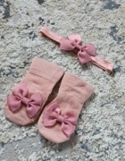 Zestaw na skarpetki i opaska niemowlak różowy 