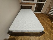 Łóżko z materacem o wymiarach 200 x 90