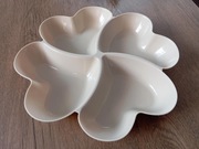 Plastikowa tacka na przekąski w kształcie czterech serc