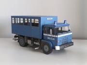 Policja radiowóz niebieski star  kultowe samochody PRL samochód model