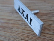 Aluminiowe logo,emblemat AKAI ,Gramofon