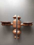 Dwa, drewniane kwietniki ścienne 