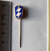 PRZYPINKA FABRYKI SAMOCHODÓW ZASTAWA-DAWNA JUGOSŁAWIA