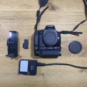 Canon 550d body + grip