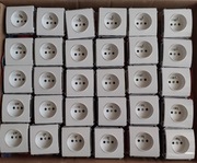 Gniazdo pojedyncze SIMON CLASSIC białe - używane 