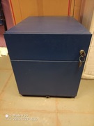 Szafka metalowa z szufladami zamykana na klucz i na kółkach 