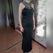 Klasyczna czarna sukienka 