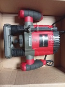 Frezarka górnowrzecionowa Einhell TC-RO 1155 E