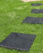 Obrzeże, palisada, płyta na ścieżke w trawniku