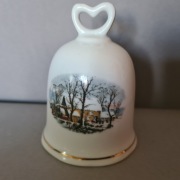 Piękny dzwonek z porcelany