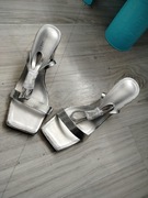 Buty damskie na obcasie 