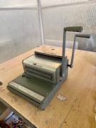 Urządzenie do oprawy w spiralę OPUS Wire Jumbo