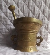 Mosiężny stary moździerz 