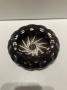 popielniczka szklana krysztalowa szklo koloru rubinowo czerwonego vintage