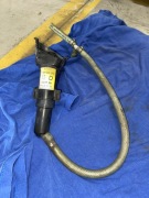 DYSZA SPRYSKIWACZ LAMPY REFLEKTORA PRAWY PEUGEOT 407 1307030273 9648976180