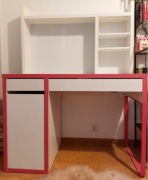 Biurko Ikea z nadstawką magnetyczną