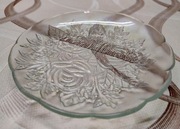 Talerzyk, talerz  szklany zdobiony deserowy, dekoracyjny. 