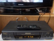 Panasonic NV-SD420EU magnetowid VHS z PILOTEM + 4 Kasety VHS.
