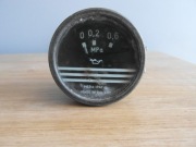 Wskaźnik ciśnienia oleju z PRL - u