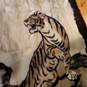 Dywan ze skóry bydlęcej - Tygrys. Wzór tygrys naturalny. 30/40 lat