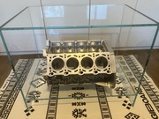 Stolik+blok silnika V8 BMW!!!