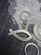 Ryba brelok posrebrzany z karabińczykiem