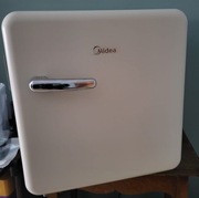 Lodówka Midea do mieszkania lub biura