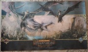 Oryginalna Mata Warhammer Inwazja z motywem z gry. 59.5 cm x 34,5 cm