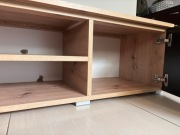 Szafka RTV loft 140 cm dąb artisan / czarny mat – stan bardzo dobry