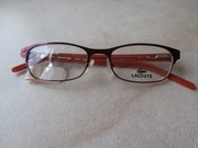 Oprawki do soczewek korekcyjnych marki Lacoste