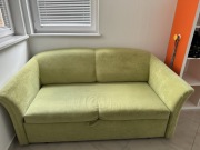 Sofa w welurowej tapicerce z 2 fotelami