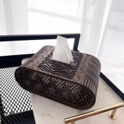 Drewniane pudełko na chusteczki LINEA – geometryczny wzór