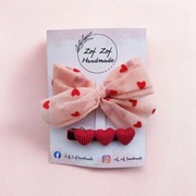 Kokarda w czerwone serduszka zestaw spinek do włosów 