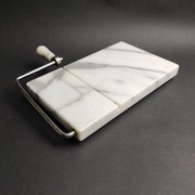 Marmurowa deska krajalnica do sera z zapasowymi linkami  - stan bdb