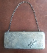 Przedwojenna torebka posrebrzana z monogramem 