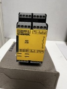 3x moduł bezpieczeństwa Schmersal AES 2135 24-230V AC/DC