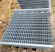 Krata WEMA na Kanał z Kątownikiem Osadzenie