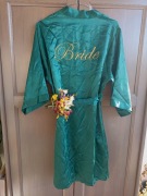 Szlafrok peniuar Panny Młodej butelkowa zieleń satyna Bride M ślub