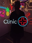 Reklama Świetlna.Dekoracje Neon LED.Klinika.Clinic