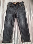 Jeansy chłopięce w rozmiarze 122