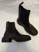 chelsea boots skórzane burgundowe sztyblety Zara 