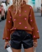 Sweter damski w serca 