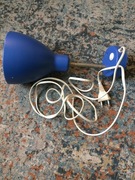 lampa ścienna IKEA stalowa niebieska do pokoju dziecka