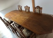 Stół do salonu z krzesłami