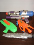 3 PISTOLETY NA WODĘ + MIECZ NA BAŃKI - TANIO !!!