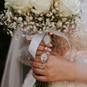 Medalion do Bukietu Ślubnego ze Zdjęciem Wisiorek Zawieszka Tekstem Kwiaty