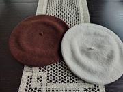 2 berety damskie w stylu francuskim z antenką  wełna 100%