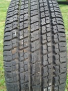 235 70 16 Uniroyal Laredo