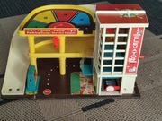 Vintage Fisher-Price 930 Parking Ramp Service Center retro garaż z windą